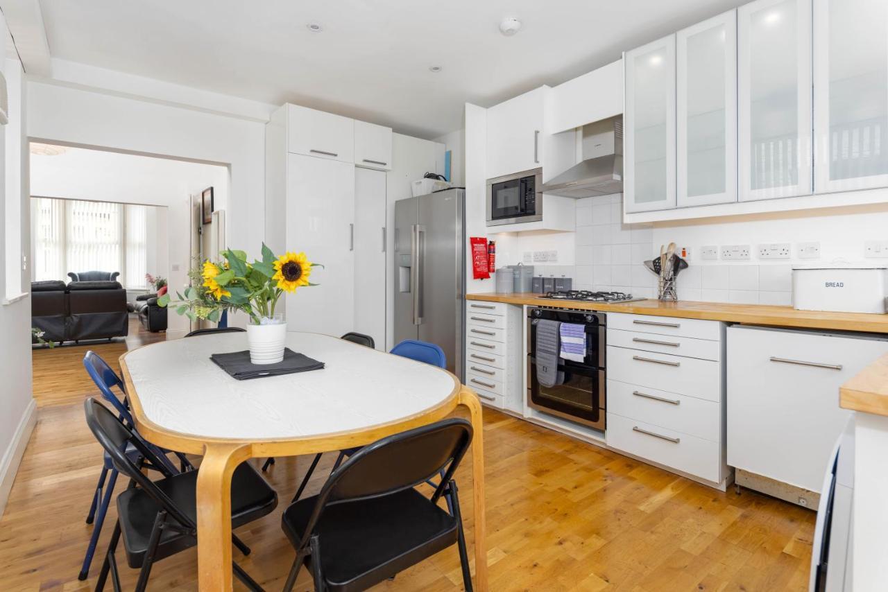Air Host & Stay - Rockfield House - Sleeps 8 Liverpool Exterior photo