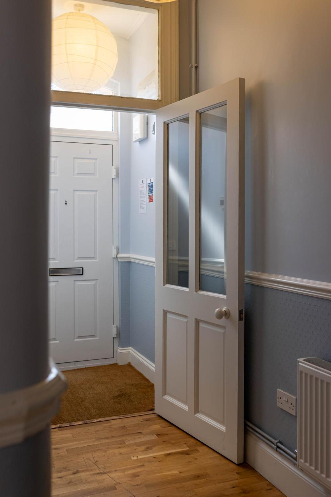 Air Host & Stay - Rockfield House - Sleeps 8 Liverpool Exterior photo