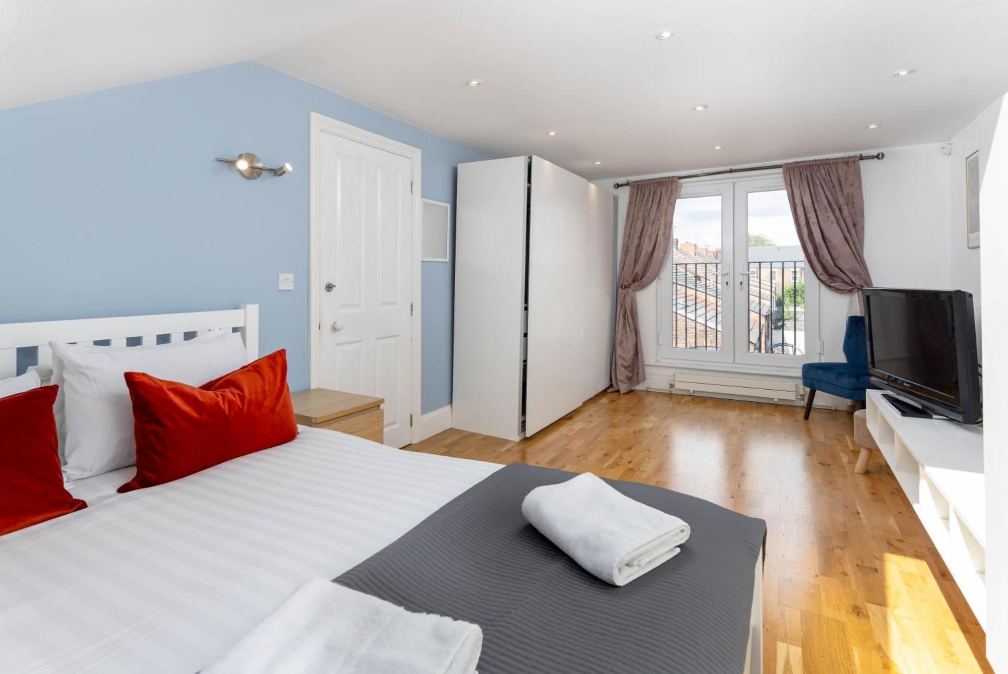 Air Host & Stay - Rockfield House - Sleeps 8 Liverpool Exterior photo
